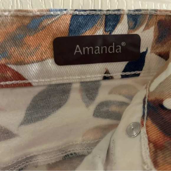 Gloria Vanderbilt Amanda Floral High Rise Stretch Knee Capri/cropped Size 16P - Picture 10 of 11